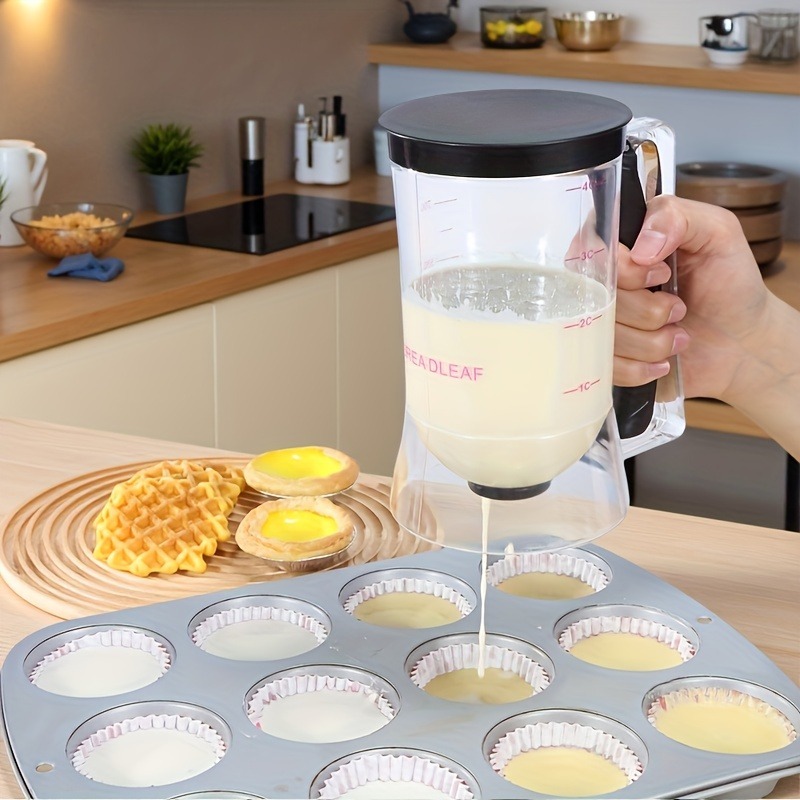 Kitchen Baking Cooking - 多目的手持ちプラスチック製生地ディスペンサー 計量カップ付き ノンスティック 省スペース 簡単洗浄 注ぎ口漏斗