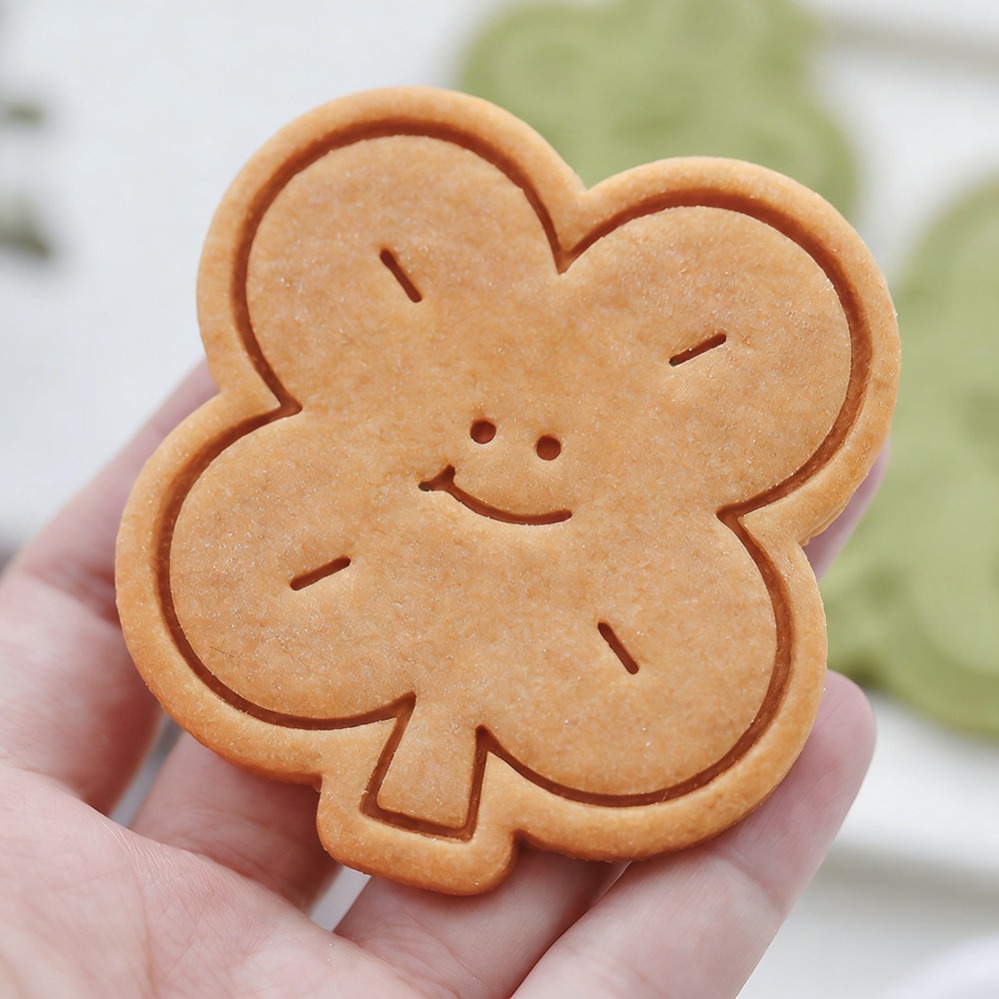 幸運の四つ葉のクローバー型クッキーカッター、ビスケット型、キ - Kitchen Baking Cookies のレビューと価格